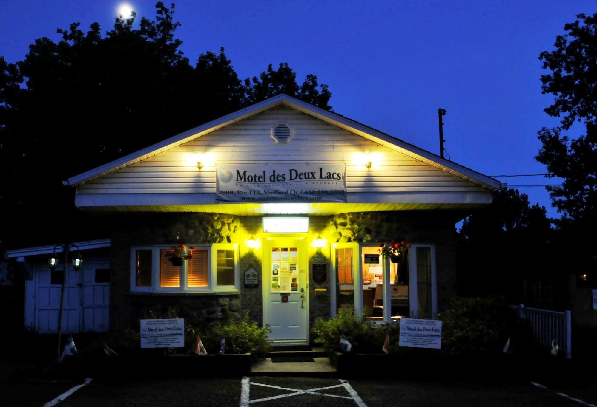 Motel Des Deux Lacs Waterloo Exterior foto